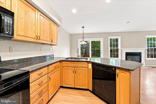 302 BRIGHTON CIR, Devon, PA 19333