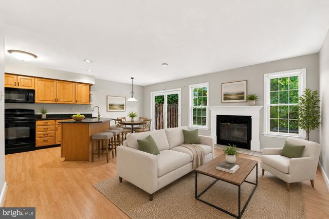 302 BRIGHTON CIR, Devon, PA 19333