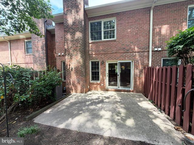 302 BRIGHTON CIR, Devon, PA 19333