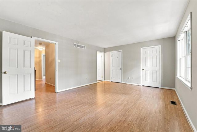 302 BRIGHTON CIR, Devon, PA 19333