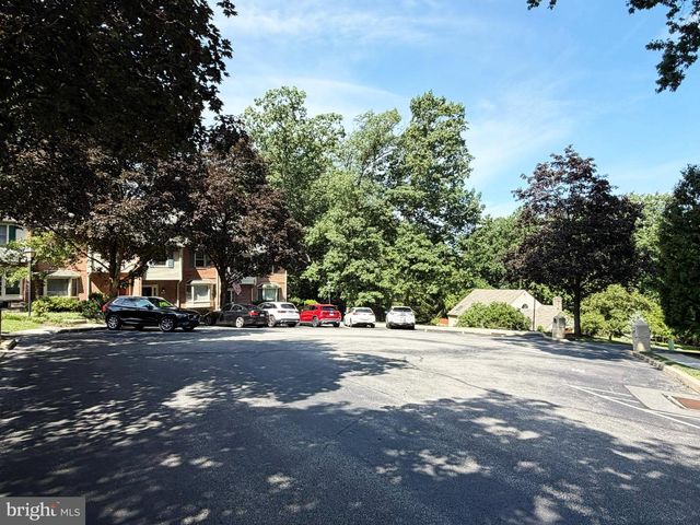 302 BRIGHTON CIR, Devon, PA 19333