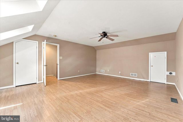 302 BRIGHTON CIR, Devon, PA 19333