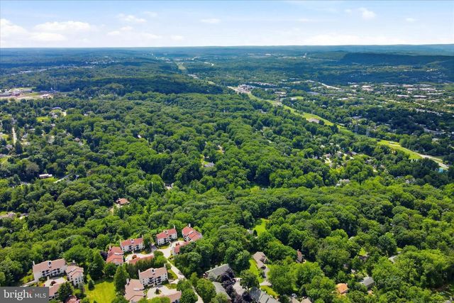 302 BRIGHTON CIR, Devon, PA 19333