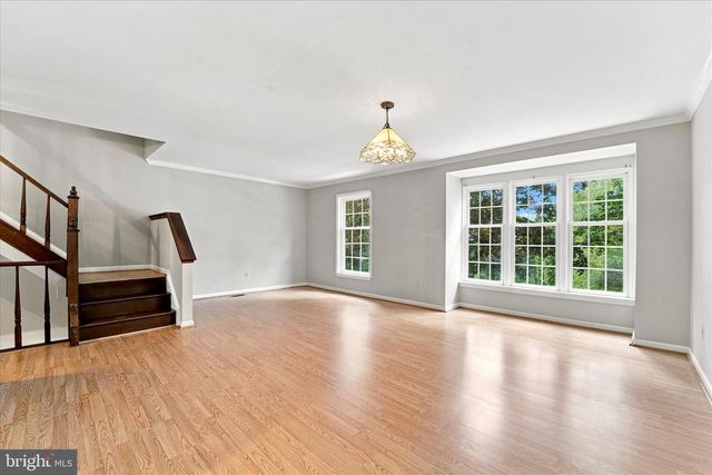 302 BRIGHTON CIR, Devon, PA 19333