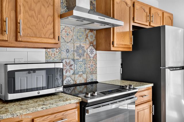 651 Beech Grove Rd, Shepherdsville, KY 40165