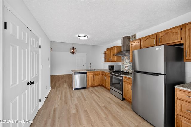 651 Beech Grove Rd, Shepherdsville, KY 40165
