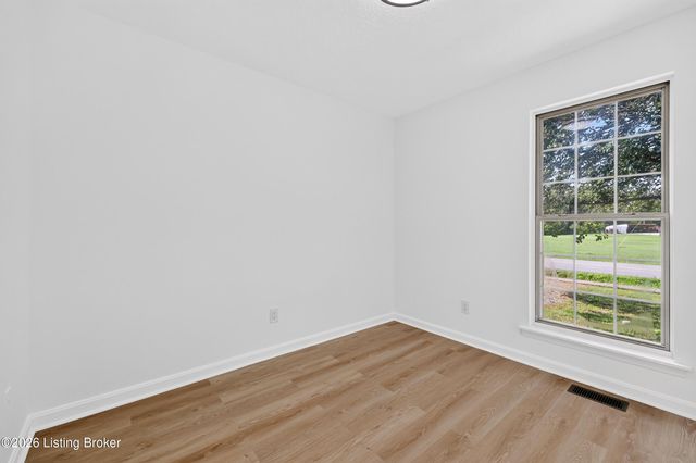 651 Beech Grove Rd, Shepherdsville, KY 40165