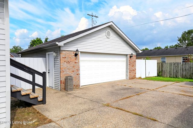651 Beech Grove Rd, Shepherdsville, KY 40165