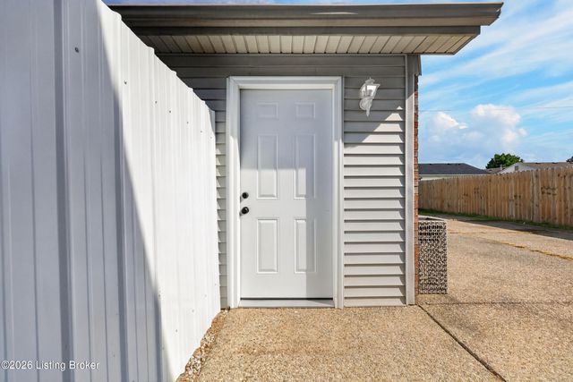 651 Beech Grove Rd, Shepherdsville, KY 40165