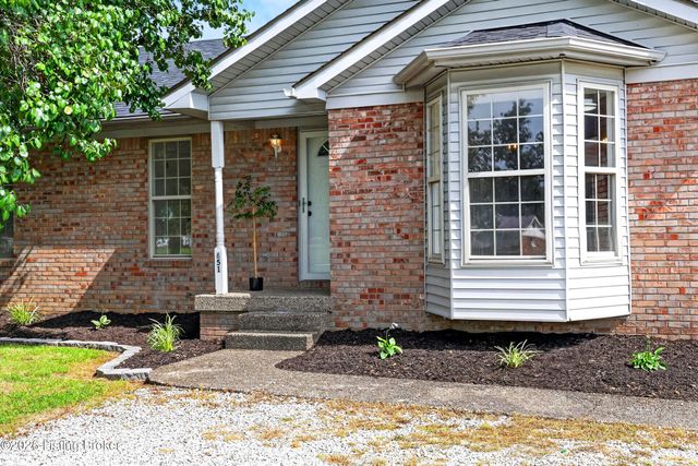 651 Beech Grove Rd, Shepherdsville, KY 40165