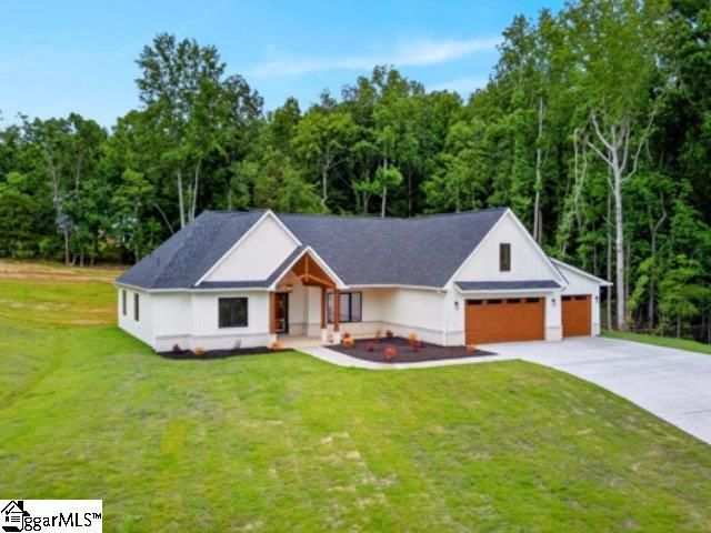 501 W Peninsula Drive, Laurens, SC 29360