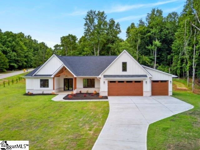 501 W Peninsula Drive, Laurens, SC 29360