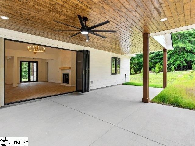 501 W Peninsula Drive, Laurens, SC 29360