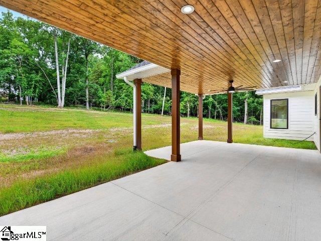 501 W Peninsula Drive, Laurens, SC 29360