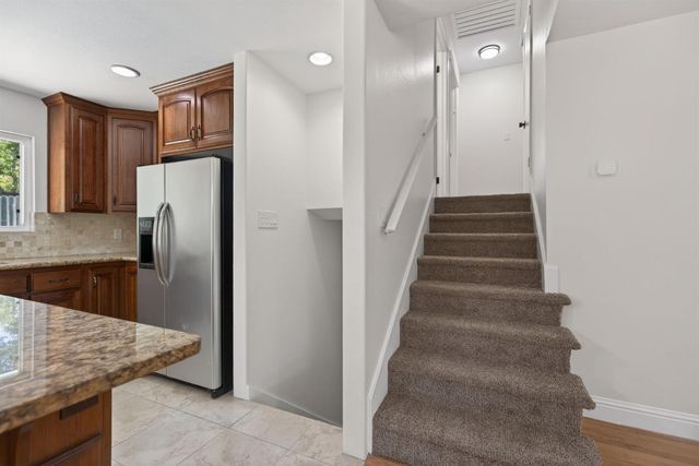 5542 Fleetwood Dr, Citrus Heights, CA 95621