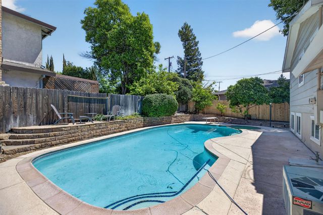 5542 Fleetwood Dr, Citrus Heights, CA 95621