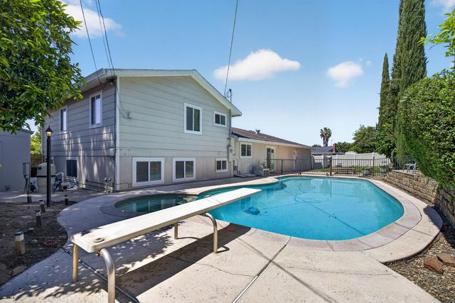 5542 Fleetwood Dr, Citrus Heights, CA 95621