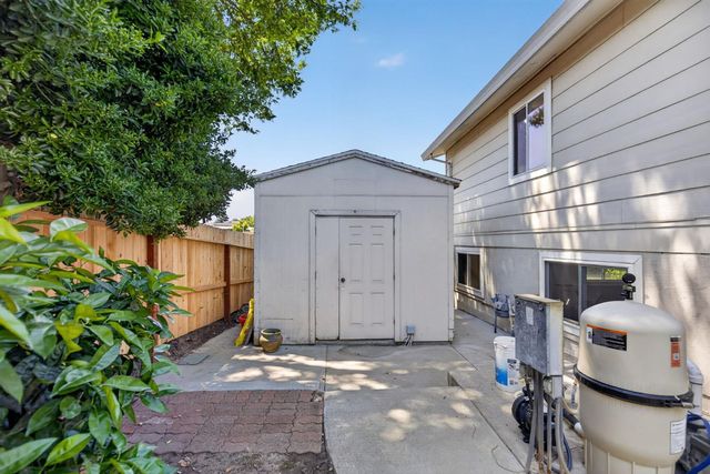 5542 Fleetwood Dr, Citrus Heights, CA 95621