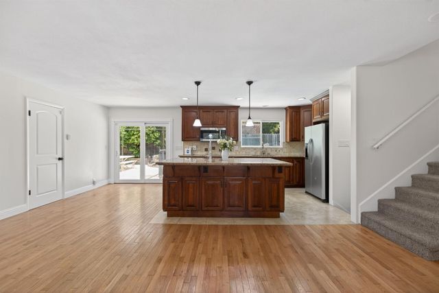 5542 Fleetwood Dr, Citrus Heights, CA 95621