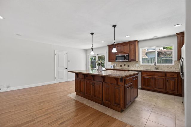 5542 Fleetwood Dr, Citrus Heights, CA 95621