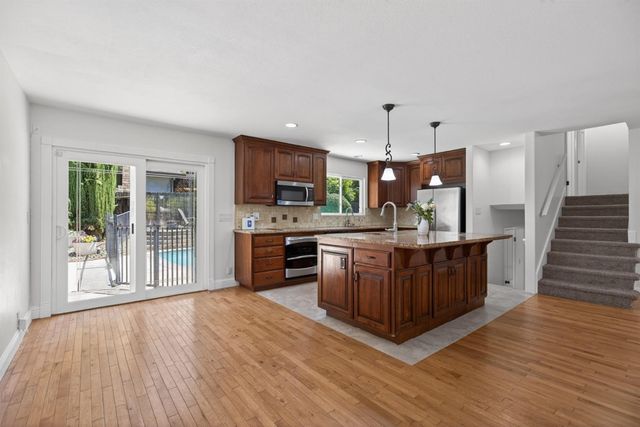 5542 Fleetwood Dr, Citrus Heights, CA 95621