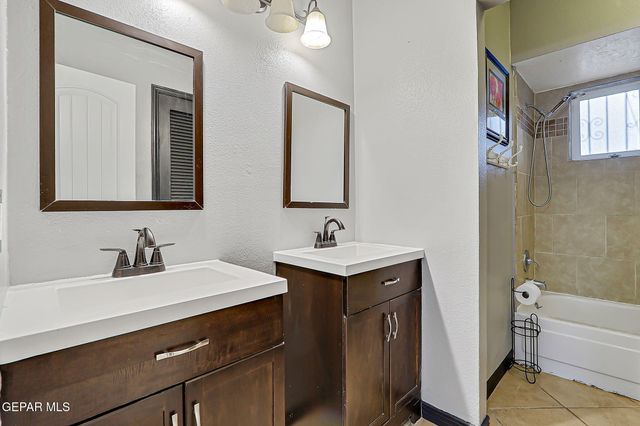 1909 CROW Drive, El Paso, TX 79935