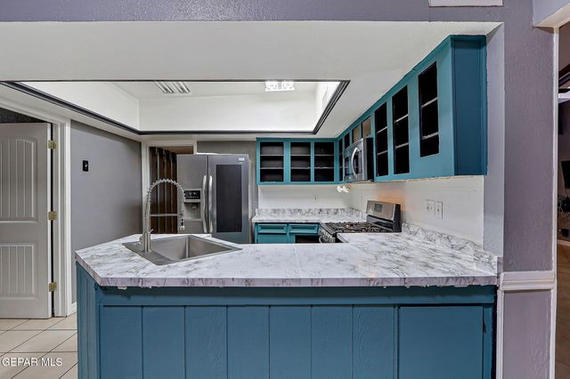 1909 CROW Drive, El Paso, TX 79935
