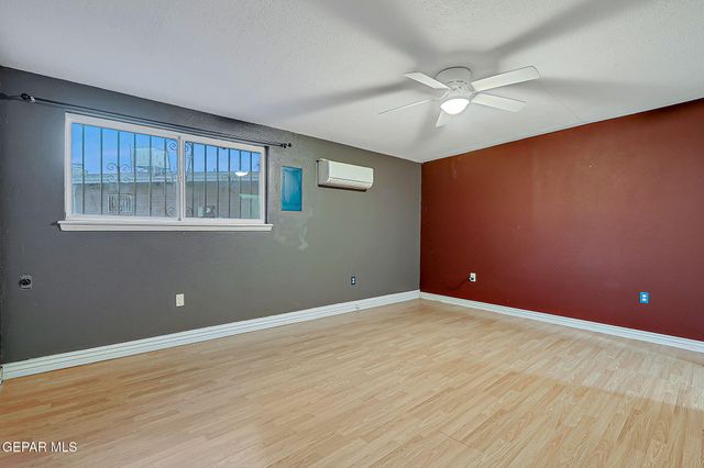 1909 CROW Drive, El Paso, TX 79935