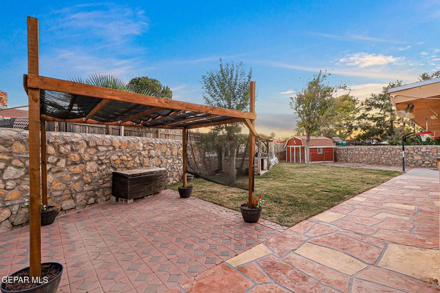 1909 CROW Drive, El Paso, TX 79935