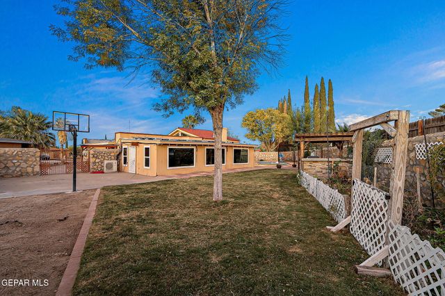 1909 CROW Drive, El Paso, TX 79935