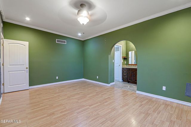 1909 CROW Drive, El Paso, TX 79935