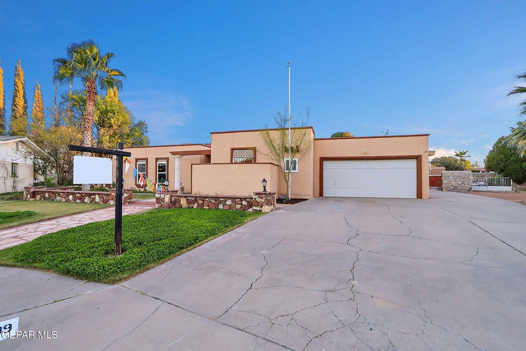 1909 CROW Drive, El Paso, TX 79935