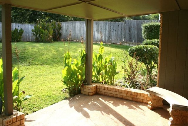 603 Bent Tree Court, Euless, TX 76039