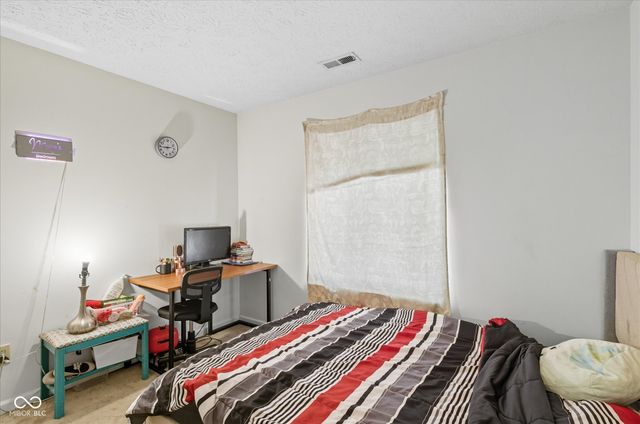 577 Stobus Drive, Greenwood, IN 46143