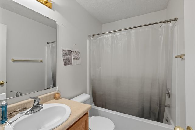 577 Stobus Drive, Greenwood, IN 46143