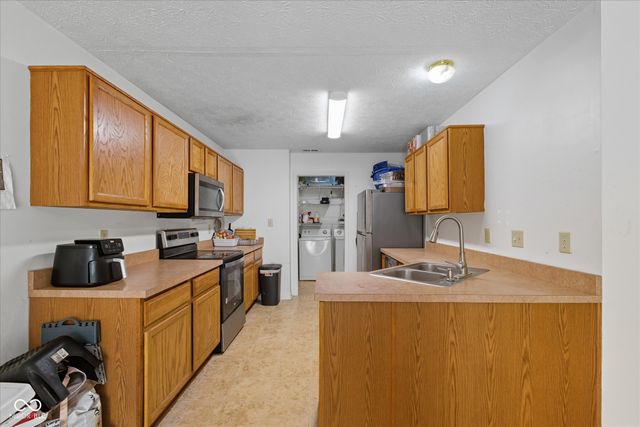 577 Stobus Drive, Greenwood, IN 46143