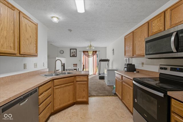 577 Stobus Drive, Greenwood, IN 46143