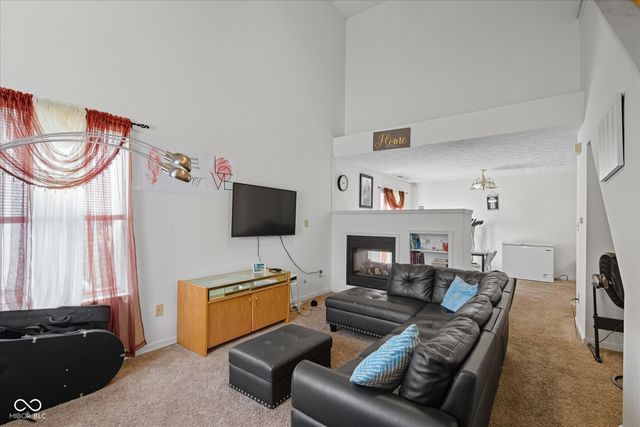577 Stobus Drive, Greenwood, IN 46143