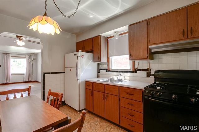 2104 Lexa Drive, St Louis, MO 63136