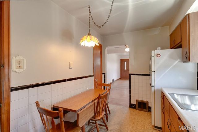 2104 Lexa Drive, St Louis, MO 63136