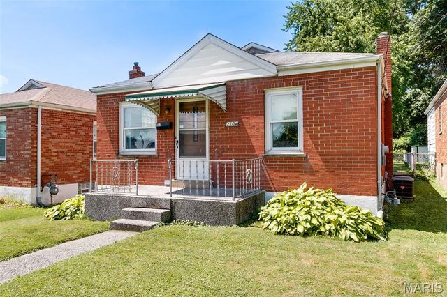 2104 Lexa Drive, St Louis, MO 63136