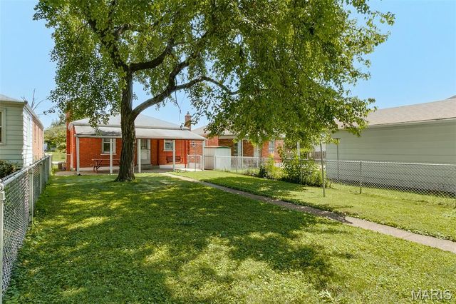 2104 Lexa Drive, St Louis, MO 63136