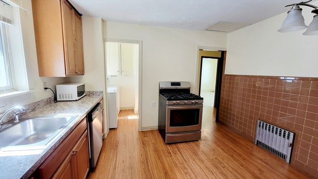 149 Powder House Blvd 149, Somerville, MA 02144