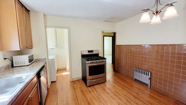 149 Powder House Blvd 149, Somerville, MA 02144