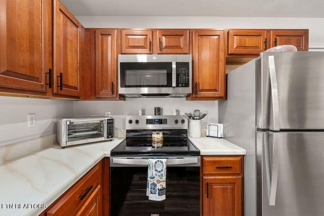 104 Golf Club Lane, Lenoir City, TN 37771