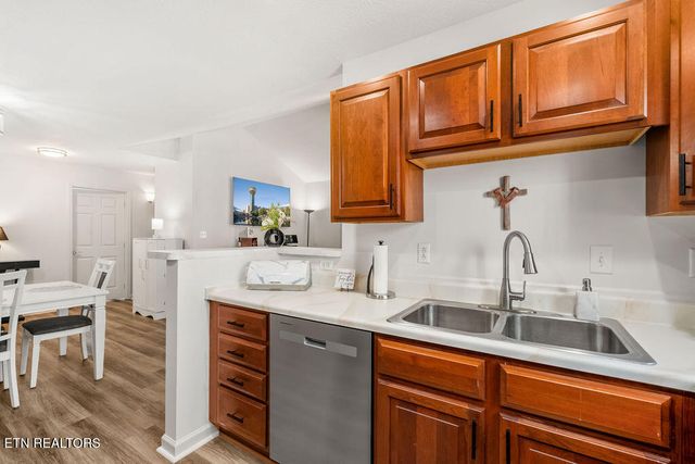 104 Golf Club Lane, Lenoir City, TN 37771