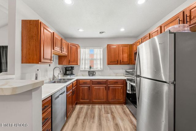 104 Golf Club Lane, Lenoir City, TN 37771