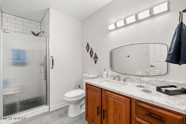 104 Golf Club Lane, Lenoir City, TN 37771