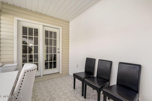 104 Golf Club Lane, Lenoir City, TN 37771