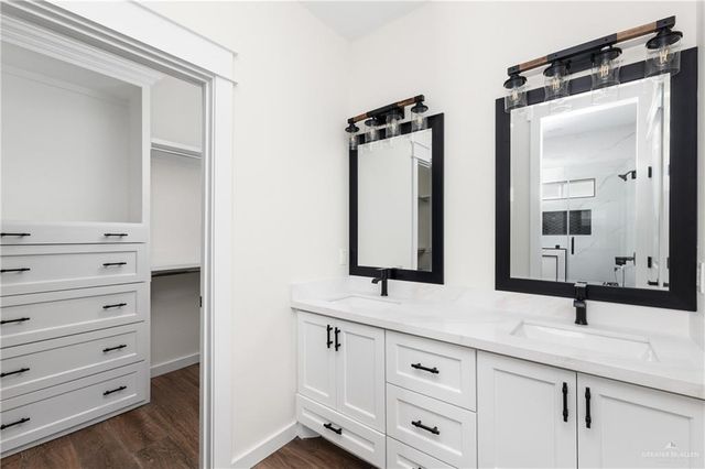 517 Tower Oak Drive, Alamo, TX 78516